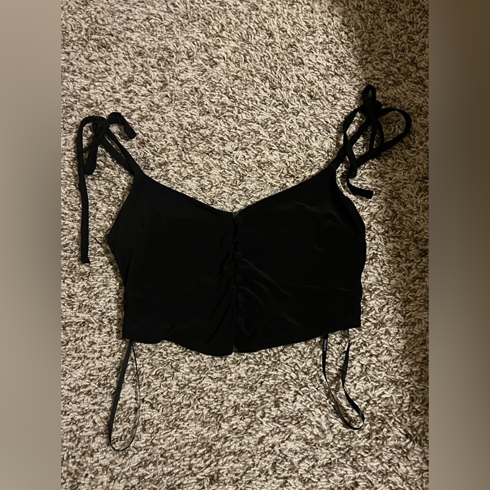 Silky black crop top 🖤